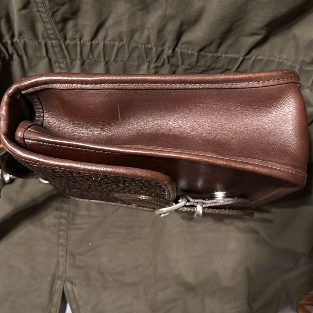 Vintage Brighton Leather Bag/Crossbody/Camera Bag with leather Interior - Picture 11 of 14
